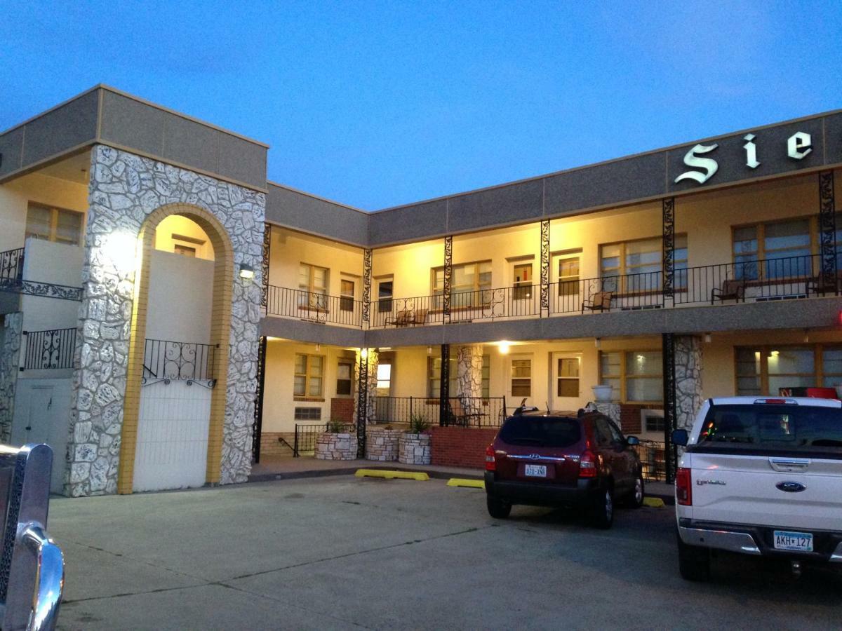 Siesta Motel 2*